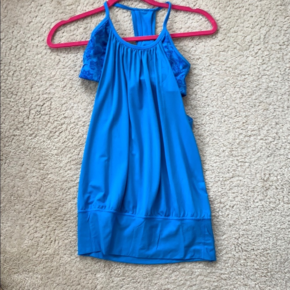 Blue lulu lemon shirt w built in bra